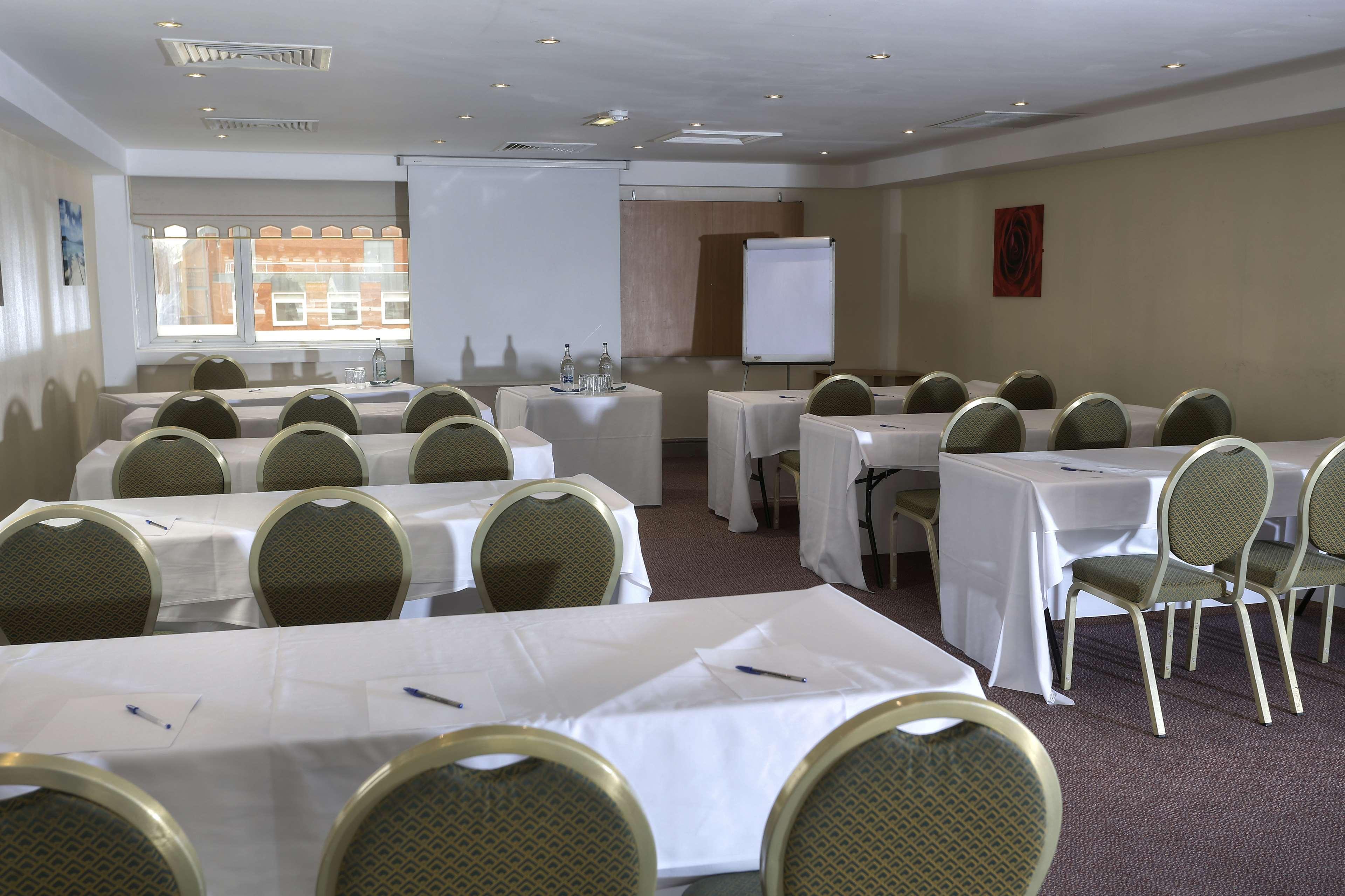 Best Western Manchester Altrincham Cresta Court Hotel Exterior foto